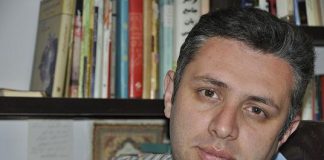 ضیایی: مفاهیم عظیم عاشورا را به نقل جریانات سیاسی تقلیل ندهیم + صوت