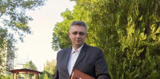 بررسی انواع هنجارگریزی در جریان شعری شعرآستان بر مبنای الگوی لیچ